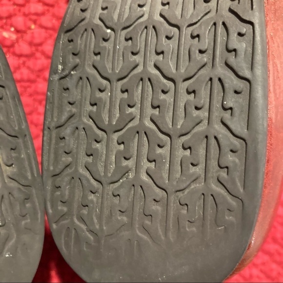 FRYE Sz 8.5 Big Buckle Reddish Brown Distressed Leather Flats Shoes - Picture 5 of 9